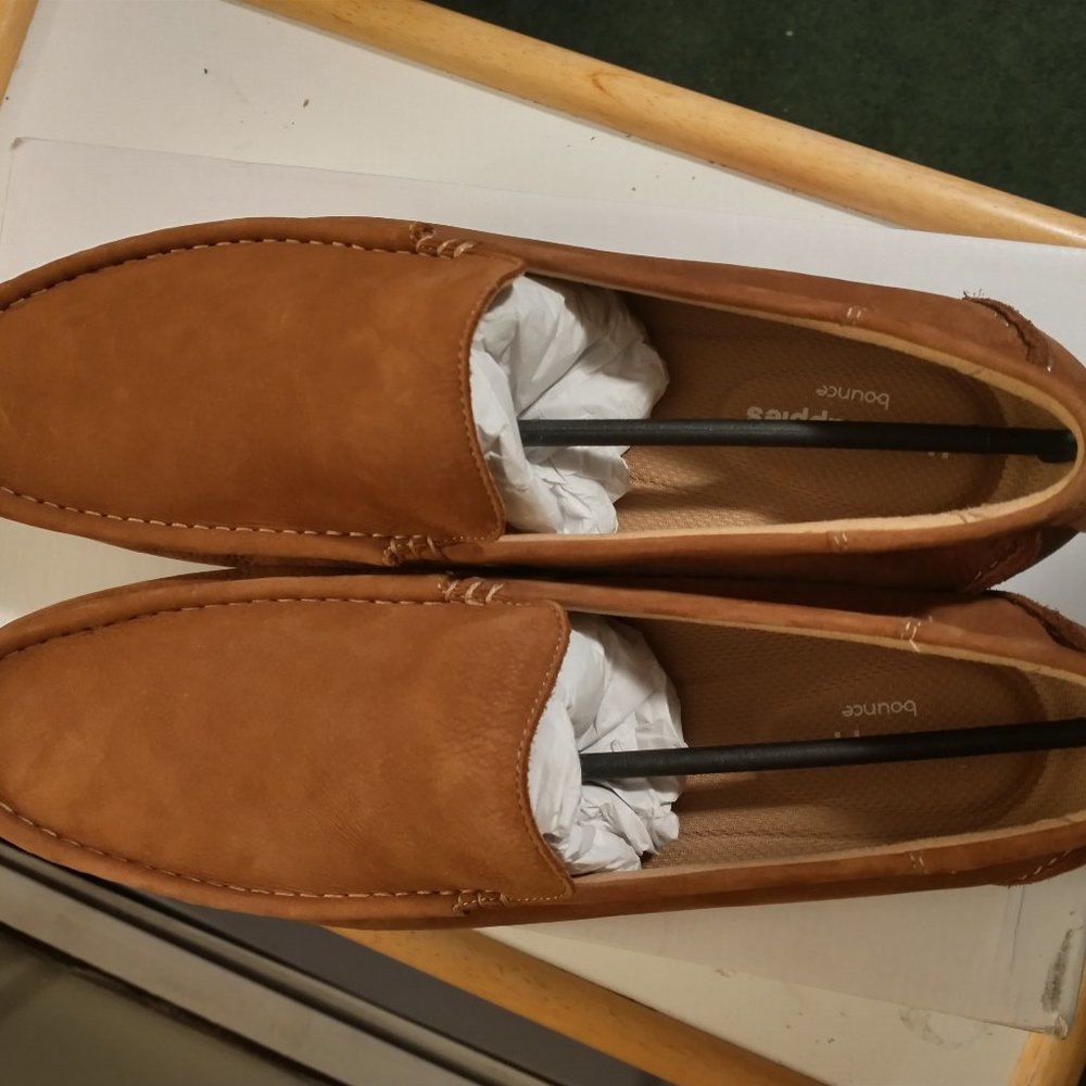 BRAND NEW Men's Hush Puppies - Size 10W